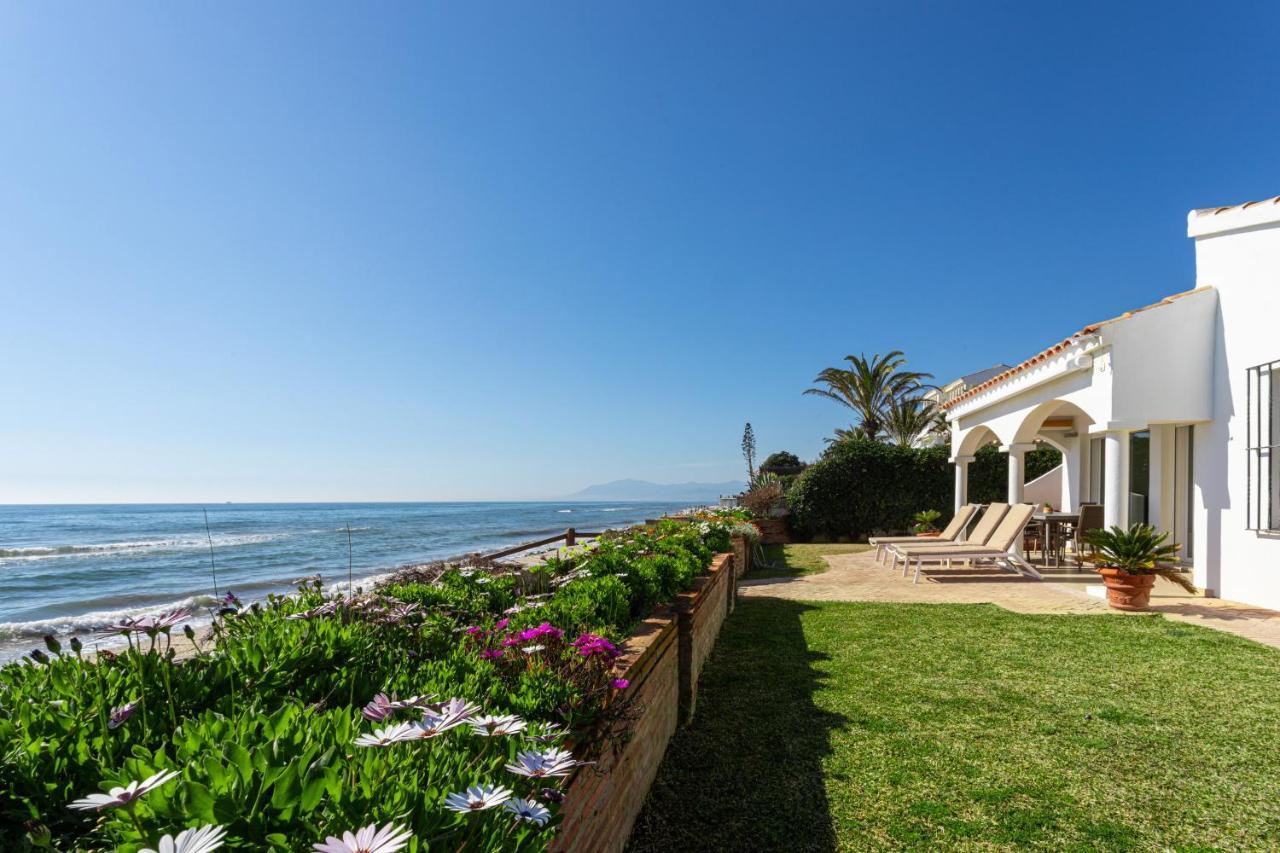 Charming Villa On The Seafront Marbella Exterior photo