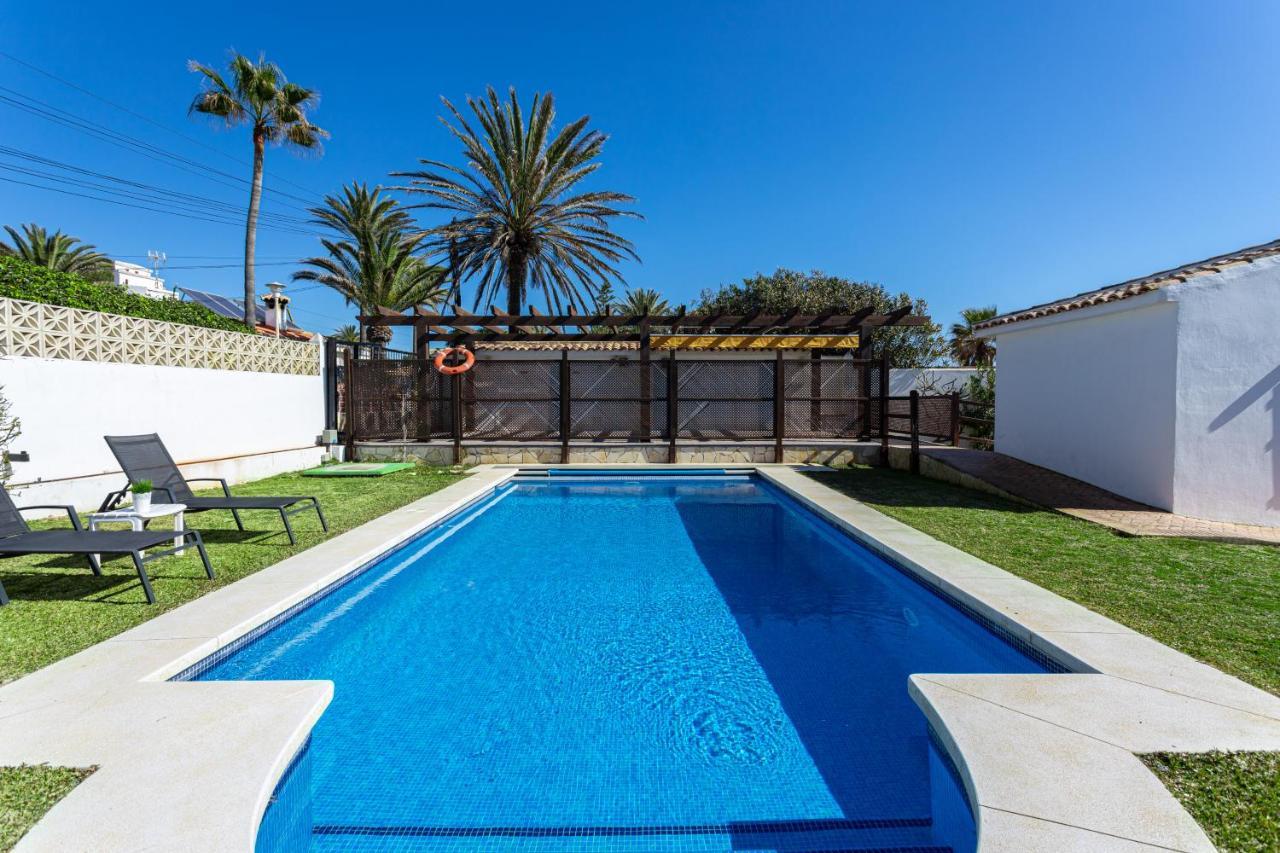 Charming Villa On The Seafront Marbella Exterior photo
