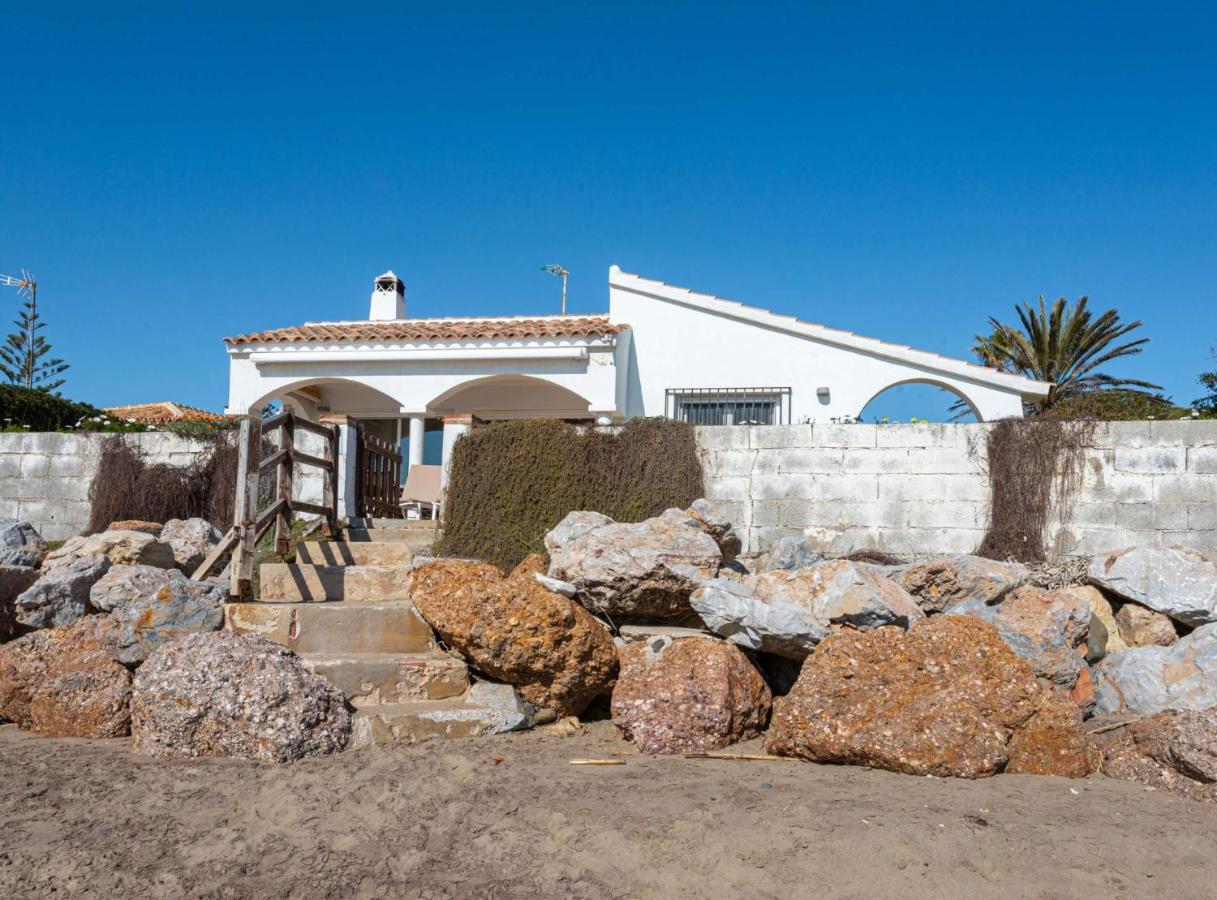 Charming Villa On The Seafront Marbella Exterior photo