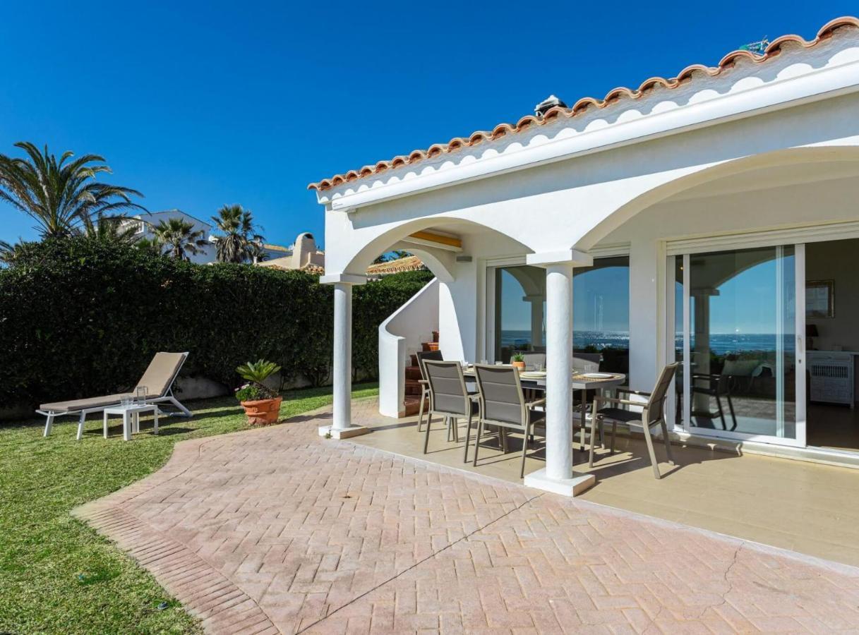 Charming Villa On The Seafront Marbella Exterior photo