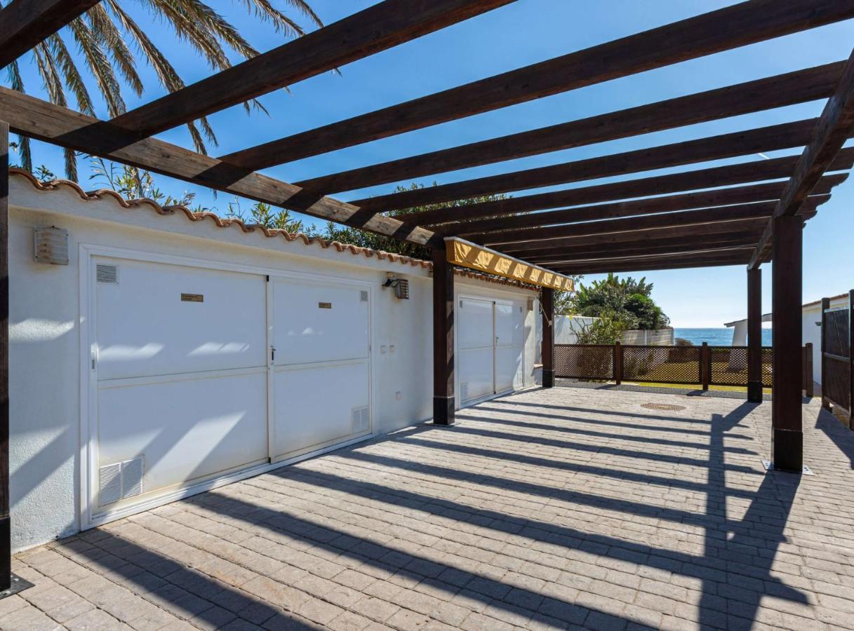 Charming Villa On The Seafront Marbella Exterior photo